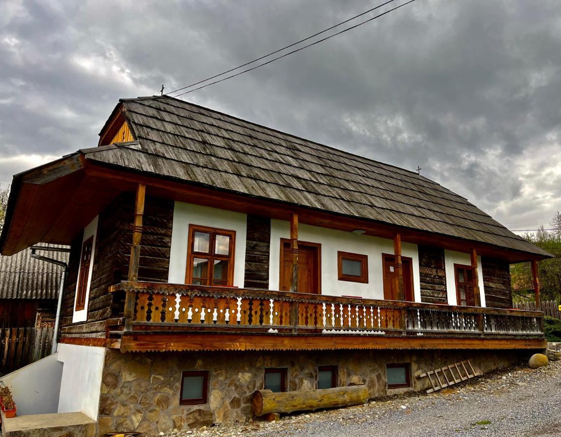 Biotour Camping & Restaurant Ghimeş-Făget Extérieur photo
