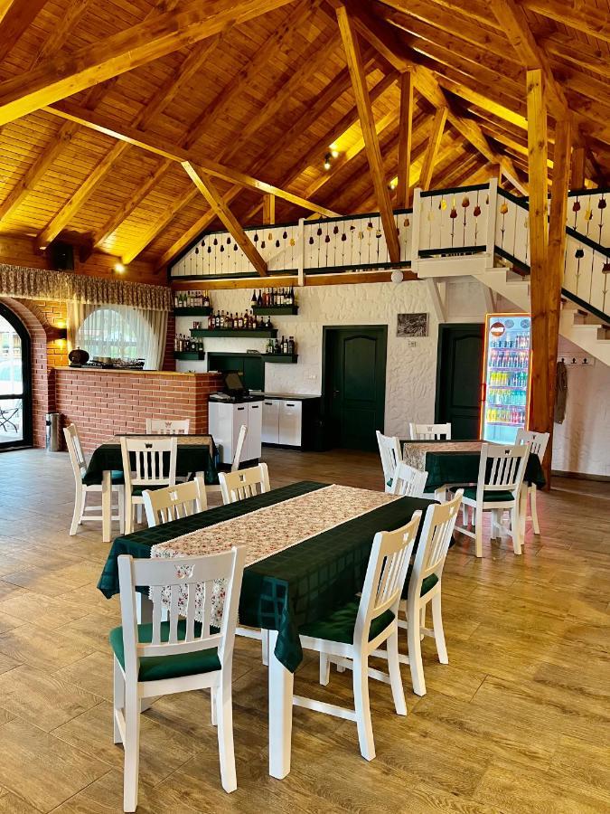 Biotour Camping & Restaurant Ghimeş-Făget Extérieur photo