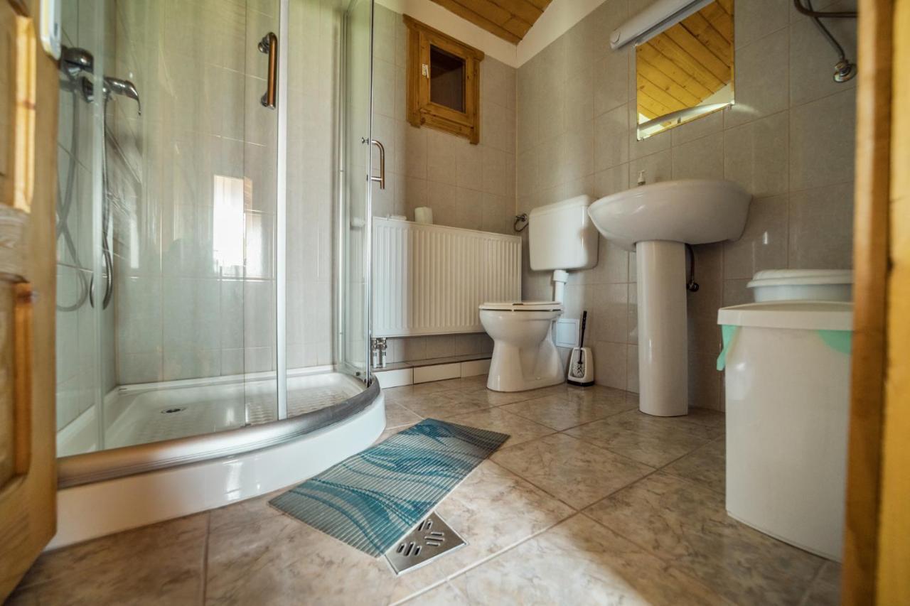 Biotour Camping & Restaurant Ghimeş-Făget Extérieur photo