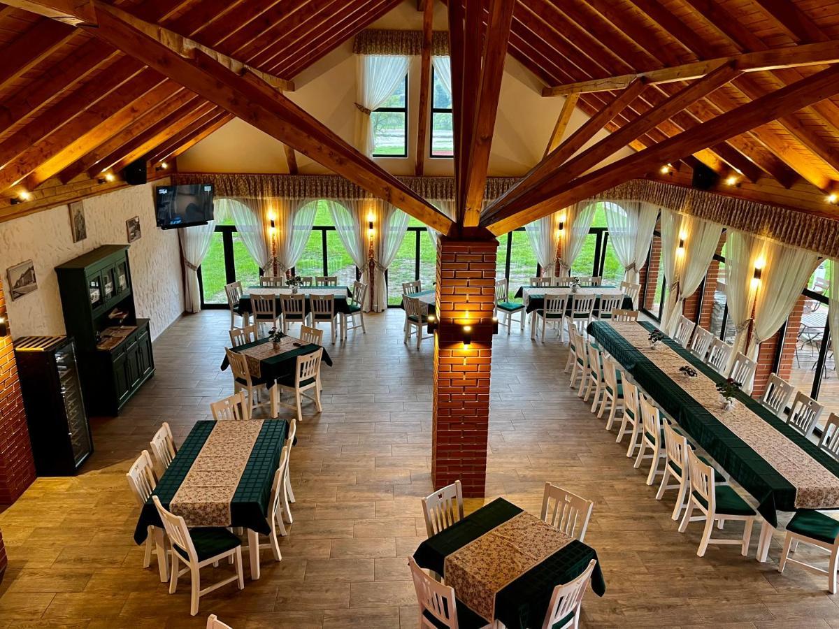 Biotour Camping & Restaurant Ghimeş-Făget Extérieur photo
