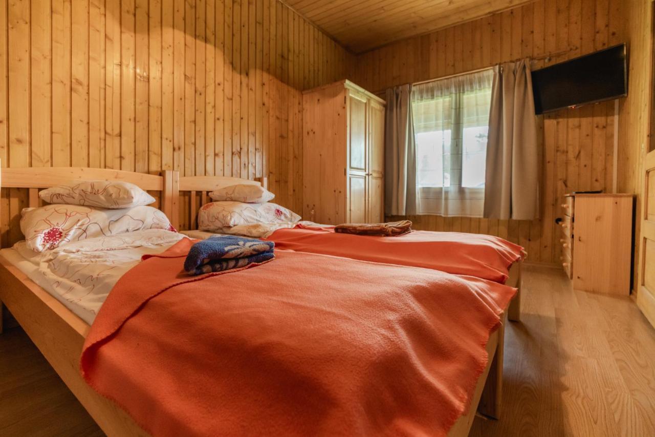 Biotour Camping & Restaurant Ghimeş-Făget Extérieur photo