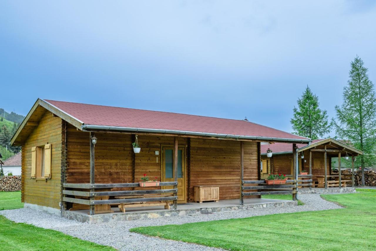 Biotour Camping & Restaurant Ghimeş-Făget Extérieur photo
