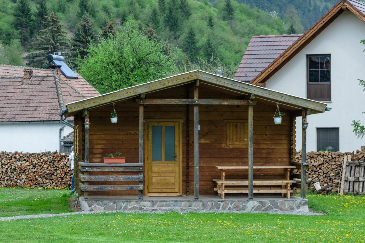 Biotour Camping & Restaurant Ghimeş-Făget Extérieur photo
