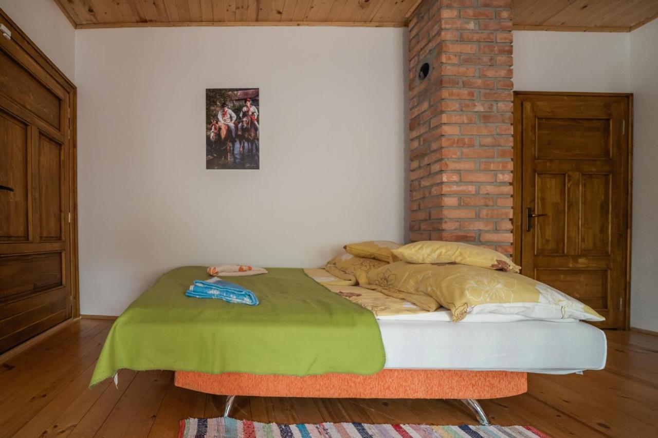 Biotour Camping & Restaurant Ghimeş-Făget Extérieur photo