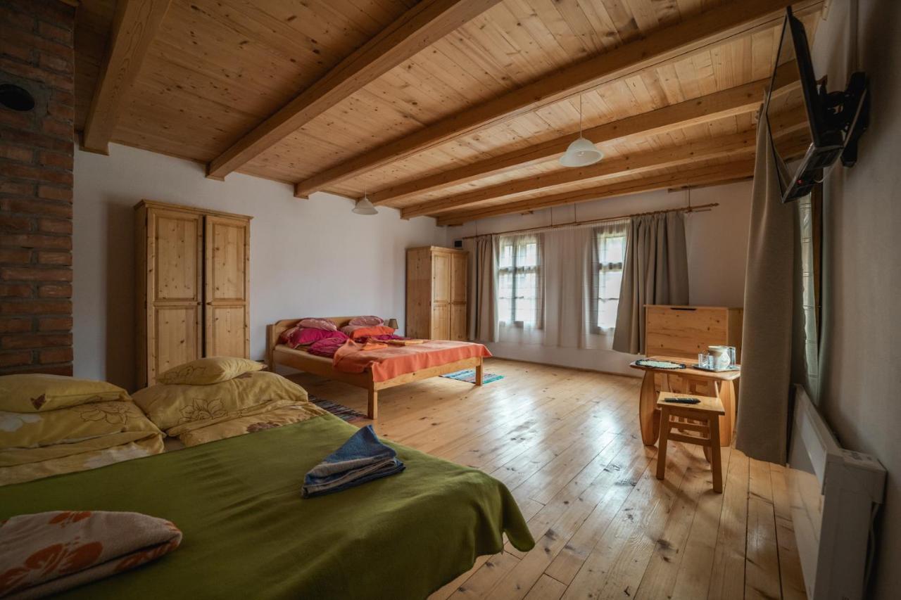 Biotour Camping & Restaurant Ghimeş-Făget Extérieur photo
