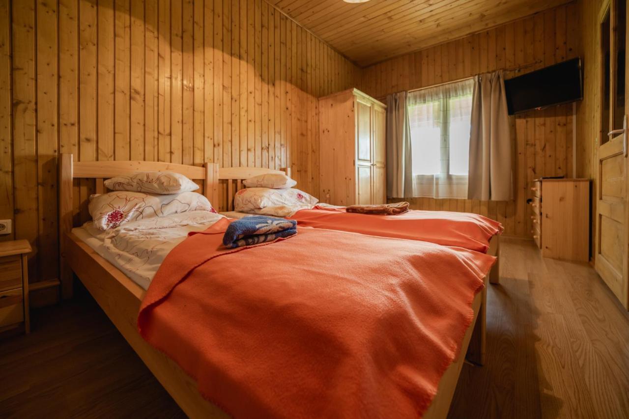 Biotour Camping & Restaurant Ghimeş-Făget Extérieur photo